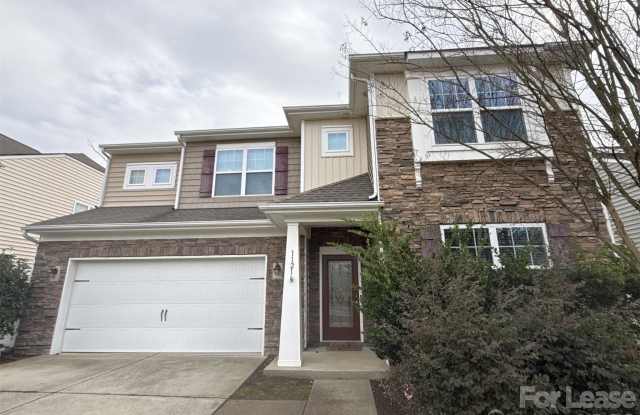 1121 Wainscott Drive photos photos