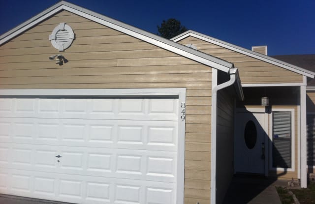 849 CANDLEKNOLL LN - 849 Candleknoll Lane, Jacksonville, FL 32225