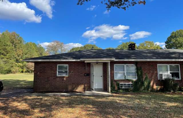 Updated Two Bedroom Duplex in Lincolnton photos photos