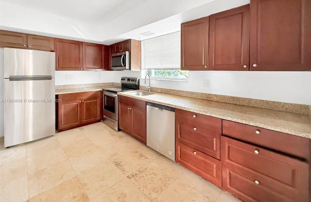 1316 NE 105th St photos photos