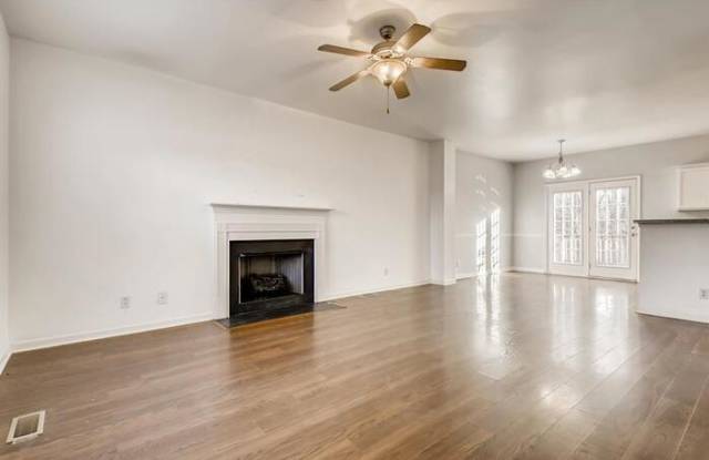 4006 New London Court Gallery 2