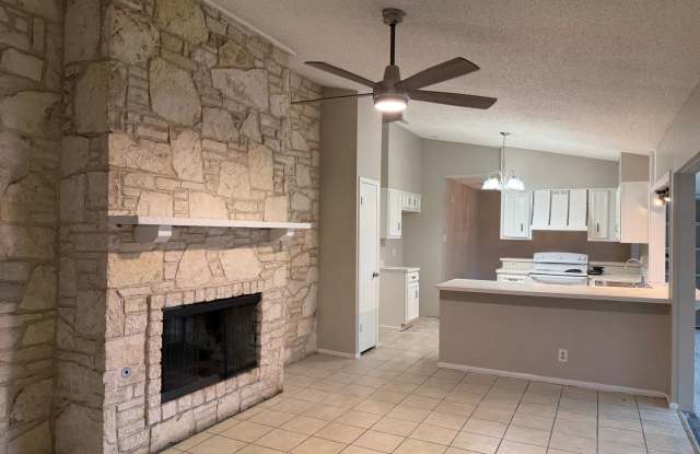 Beautifully Renovated 4 Bedroom Gallery 1