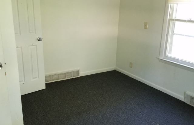 1901 S Hawthorne Ave Gallery 4