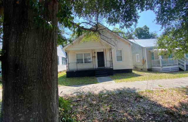Welcome to this newly remodeled 4-bedroom, 2-bathroom house in the desirable location of Wilmington, NC. Gallery 3