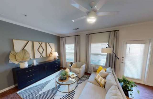 8832 Hwy 290 W Gallery 2