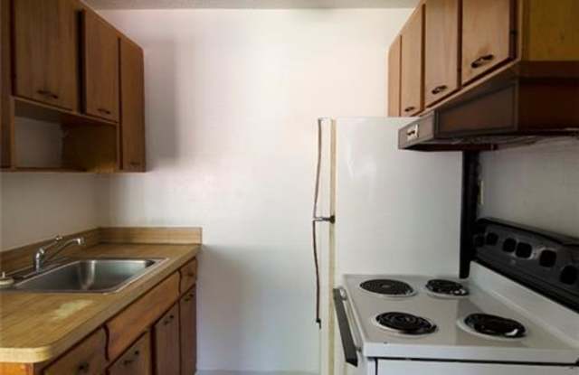22004 River Oaks Dr Gallery 3