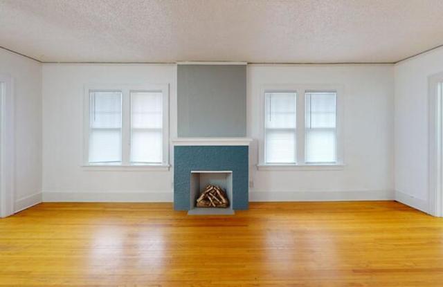 822 East Avenue E photos photos