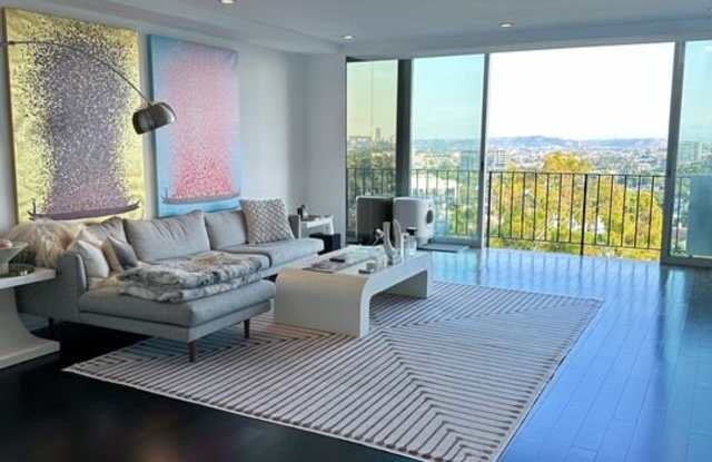 818 N Doheny Dr photos photos