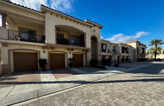 AVAILABLE NOW! GORGEOUS 2 Bedroom/2 Bathroom plus den/office with SOLAR PANELS in Villa Portofino! 55+ photos photos
