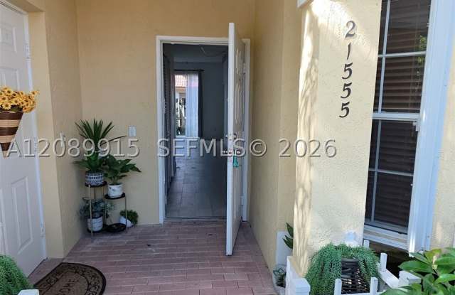 21555 SW 87th Ct Gallery 3