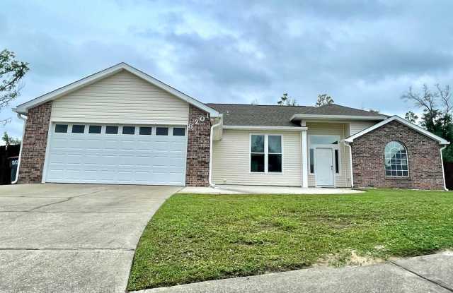Charming 3BR/2BA Home at Cul-de-Sac End photos photos