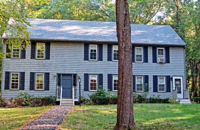 99 Winnicutt Road - 99 Winnicut Road, Rockingham County, NH 03885