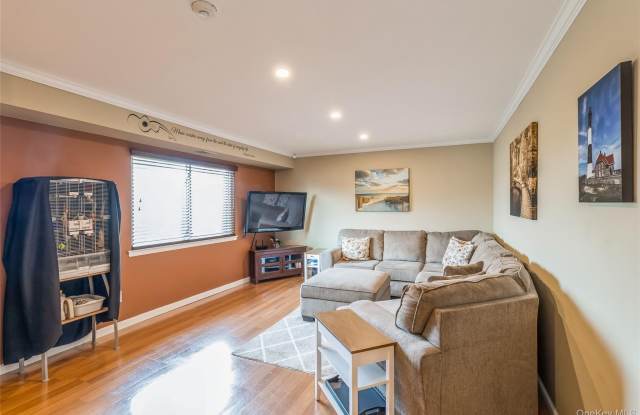 48 Pointe Cir S Gallery 3