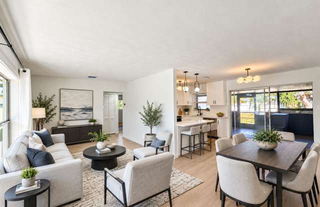 Renovated 4BR/2BA St. Petersburg Home with Fenced Yard & Garage! Gallery 1