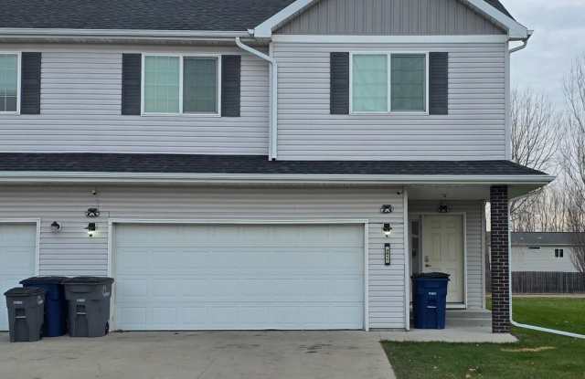 3 Bed 3 Bath Twin Home - 3611 15th Street South, Moorhead, MN 56560