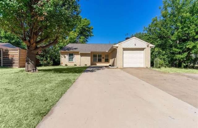 1711 Western Park Drive - 1711 Western Park Drive, Dallas, TX 75211