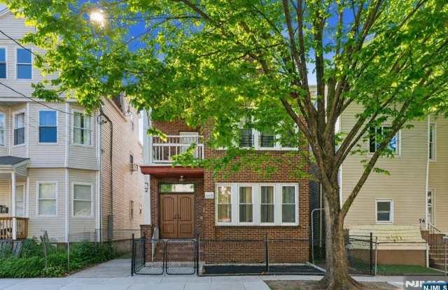 72 Seymour Avenue Gallery 3