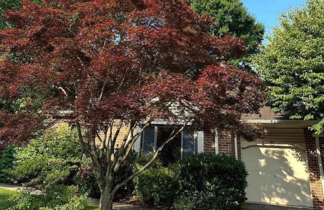 301 HANOVER CT photos photos