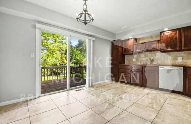 5838 Christie Avenue Southeast Gallery 4