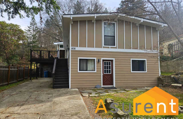 Stunning Home located in the picturesque Ashland photos photos