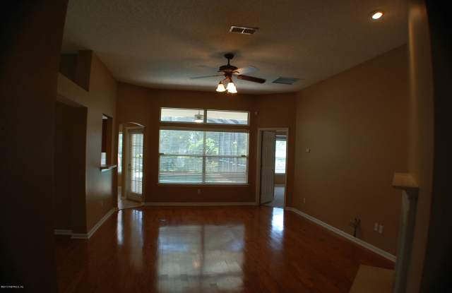 1024 BUTTERCUP DR Gallery 4