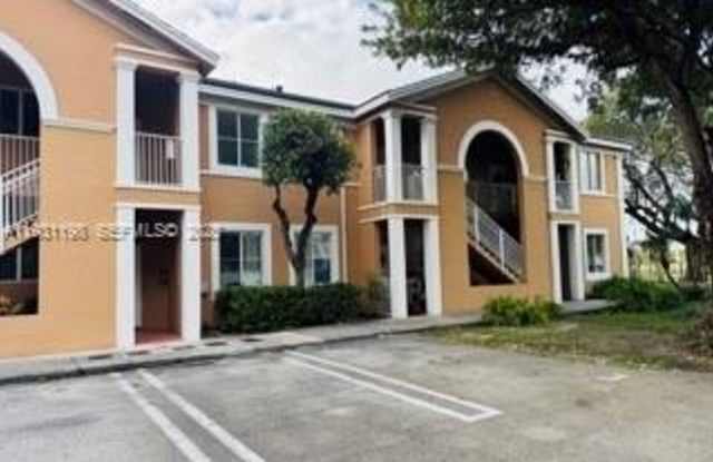 17820 NW 73rd Ave photos photos