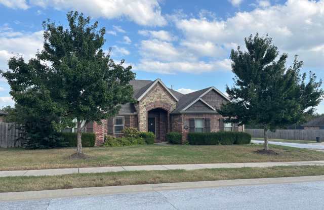 Available Now! Beautiful 3-Bedroom, 2-Bathroom Home in West Fayetteville photos photos