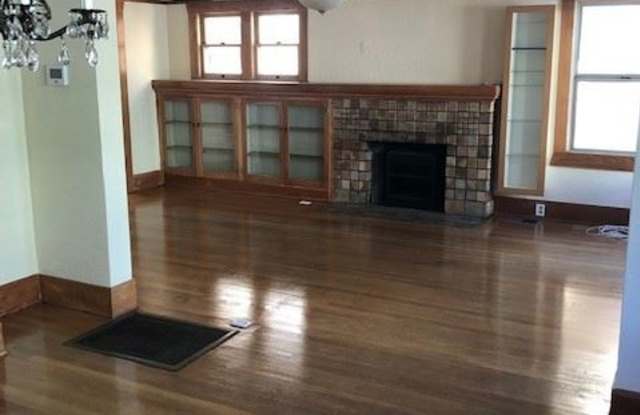 1111 Washington Pl. Gallery 3