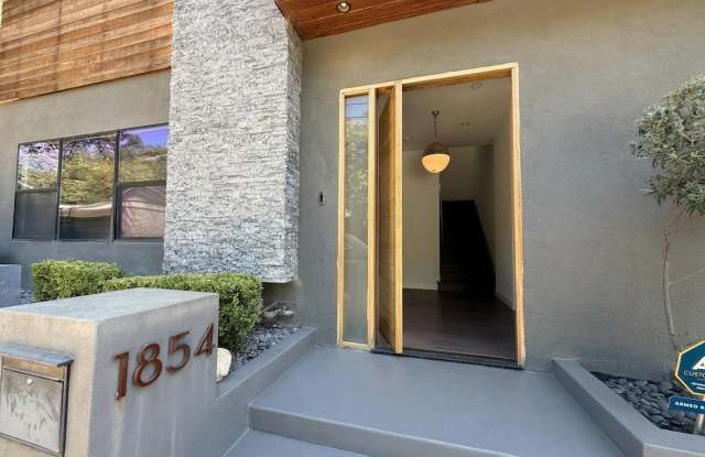 Live in the 90210! Stunning Modern Newly Renovated 2 Bedroom plus bonus room home in Beverly Hills! Gallery 1