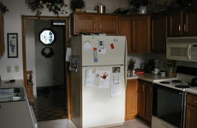 15887 Garrett Dr Gallery 2