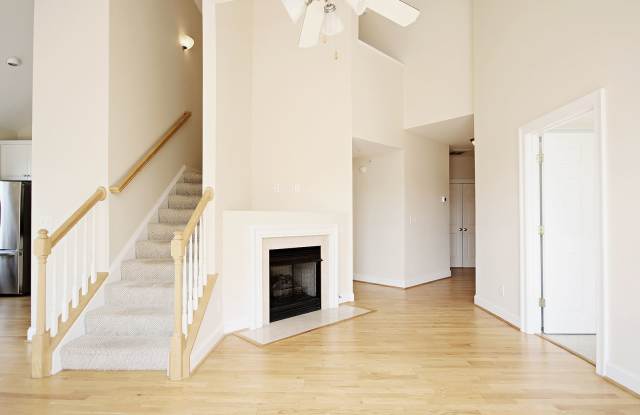 Sunlit Condo With Easy Access to Rt 29 photos photos