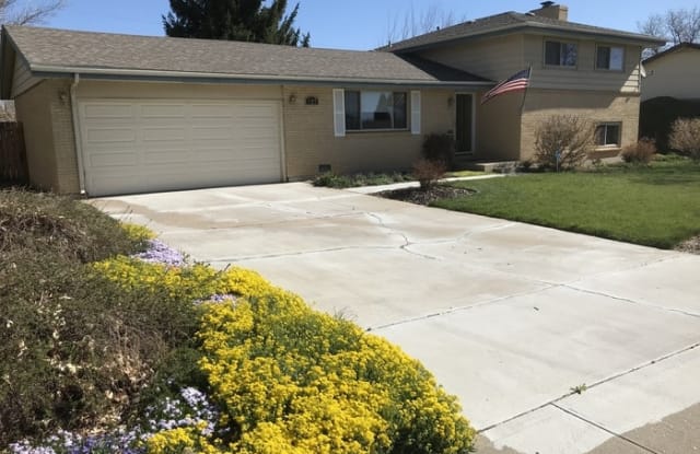 927 West 102nd Avenue - 927 West 102nd Avenue, Northglenn, CO 80260