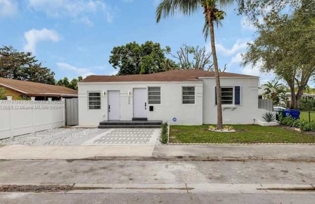 345 NW 44th St photos photos