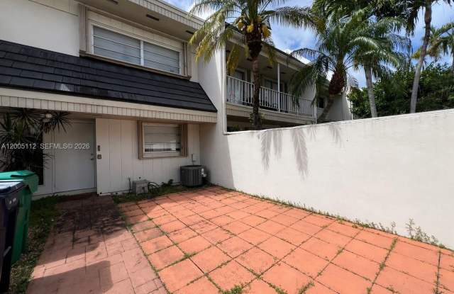 8114 SW 81st Ter photos photos