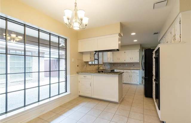 3209 Kingsbridge Drive Gallery 3