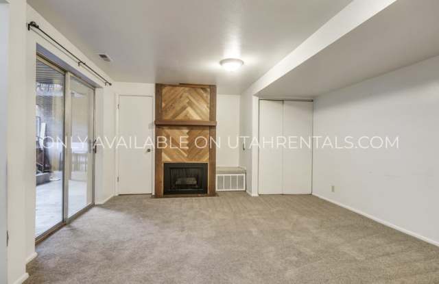 1760 N Willowbrook photos photos