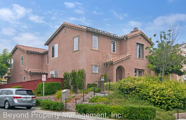 2284 Red Leaf Ln - 2284 Red Leaf Ln, Chula Vista, CA 91915