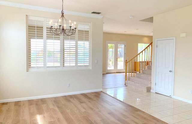 5300 Pacific Terrace Court Gallery 3