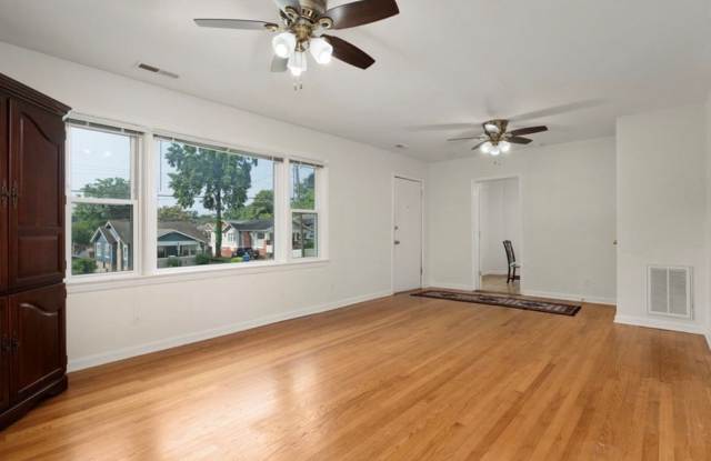 711 Barton Ave Gallery 4