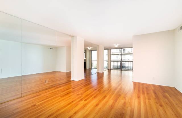 High Rise Condo 1bed 2 Full Bath Gallery 1