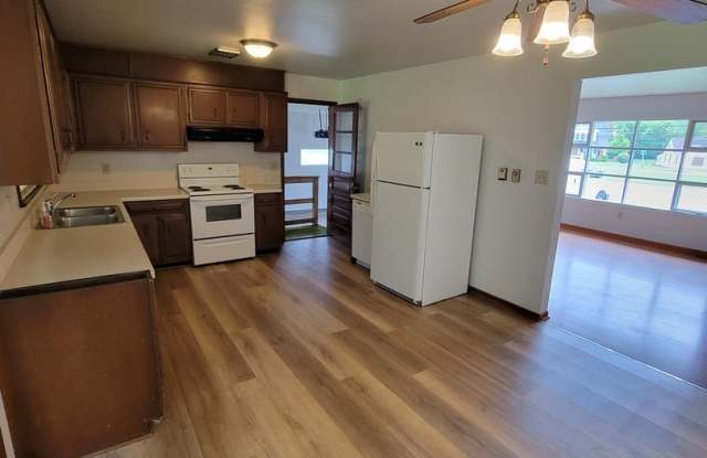 Single Family Home in Quiet Area! Gallery 2