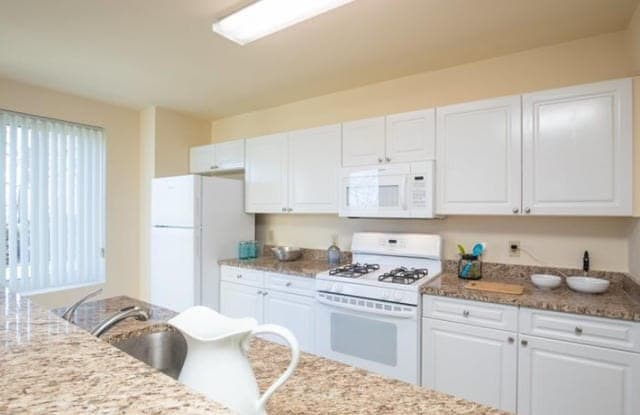 2000 Gates Ct Unit D21 photos photos