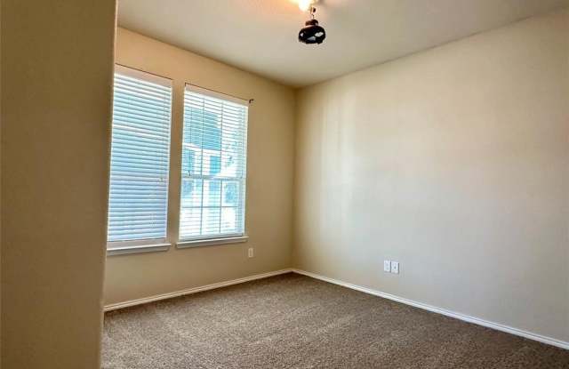 9208 Blackstone Drive Gallery 4