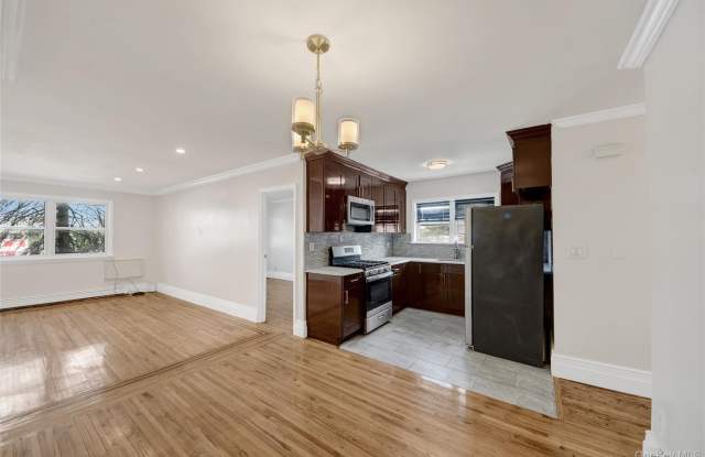 4392 Carpenter apt #2 Avenue Gallery 4