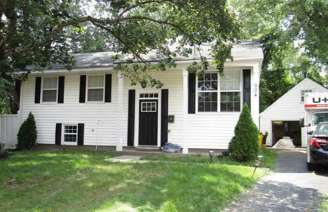 904 Silver Maple Court Gallery 4