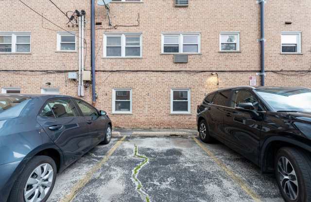 Charming 2-bedroom Condo in Skokie Gallery 4