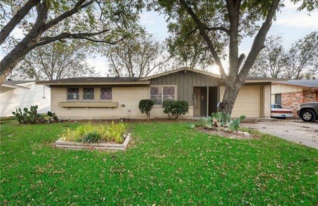 2709 Catalina Dr - 2709 Catalina Drive, Mesquite, TX 75150