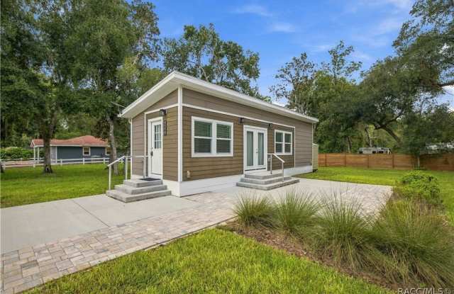 9319 E Sycamore Place Gallery 1