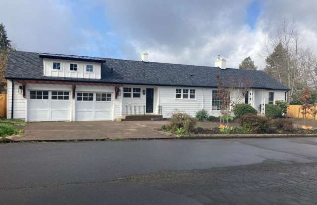 Fully Renovated 4 Bed Home w/ Fenced Backyard, W/D's in Unit. photos photos