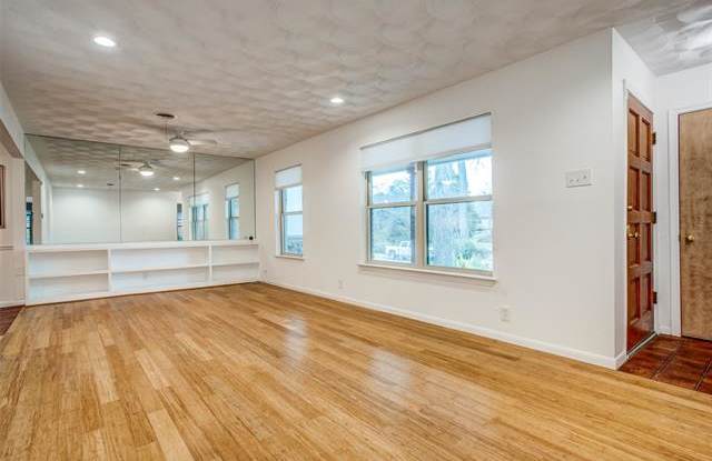 6503 Lake Circle Drive Gallery 4